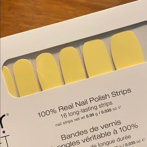 Color Street Belgian Buttercup